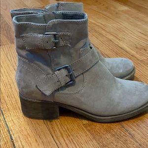 Dv beige boots